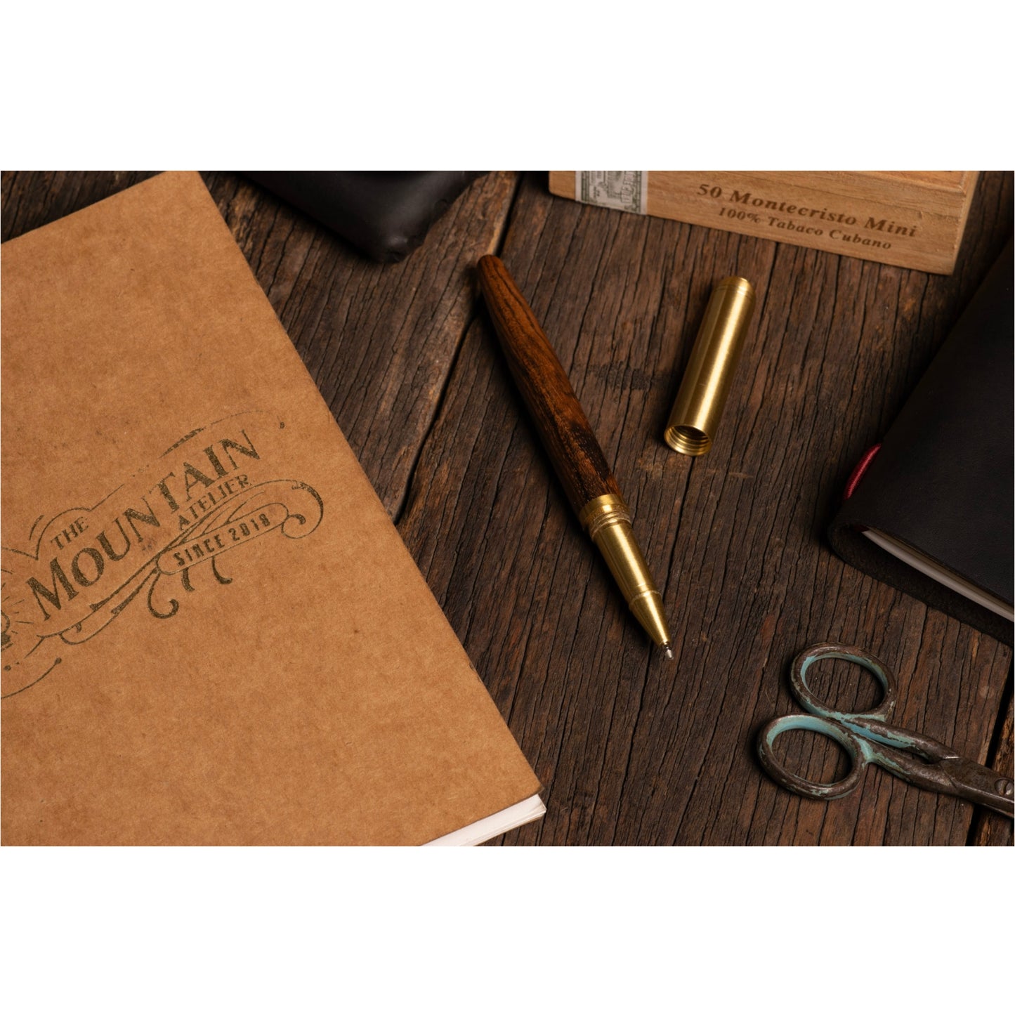 Bolígrafo en madera y latón - The Mountain Atelier