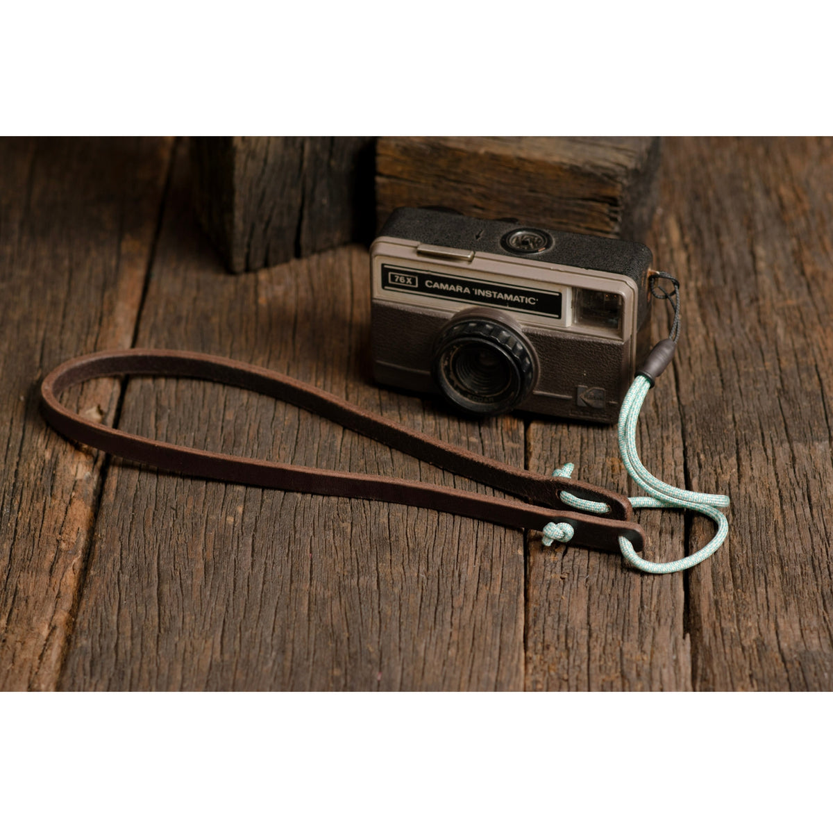 Correa de cuello para cámara | Cuero Cafe · Cordón Turquesa - The Mountain Atelier