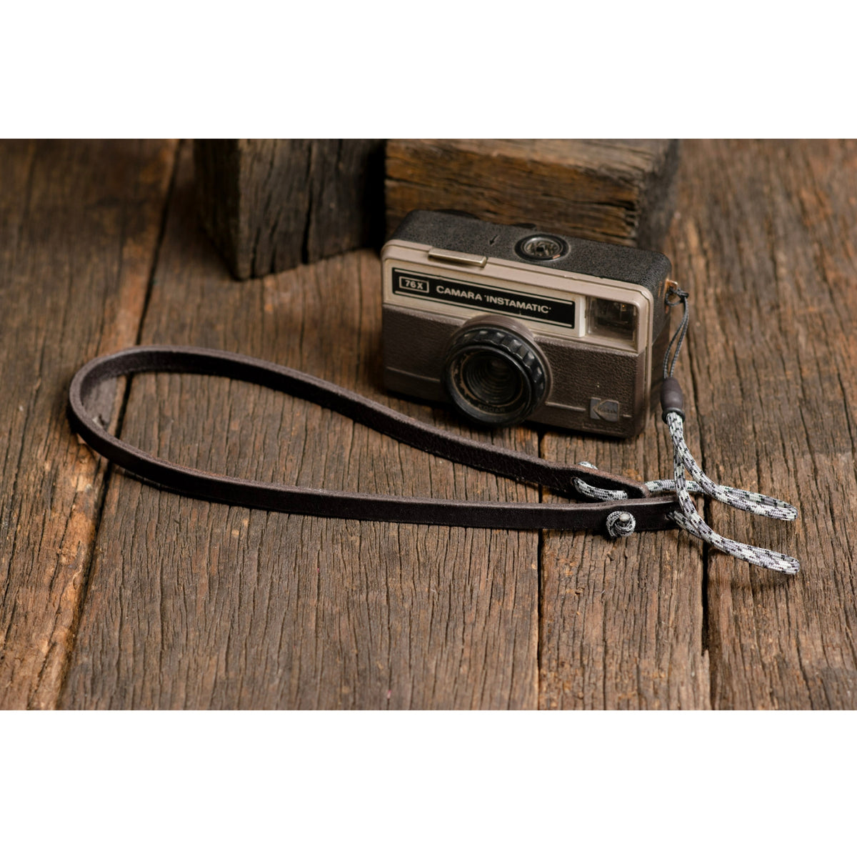 Correa de cuello para cámara | Cuero Negro · Cordón Gris - The Mountain Atelier