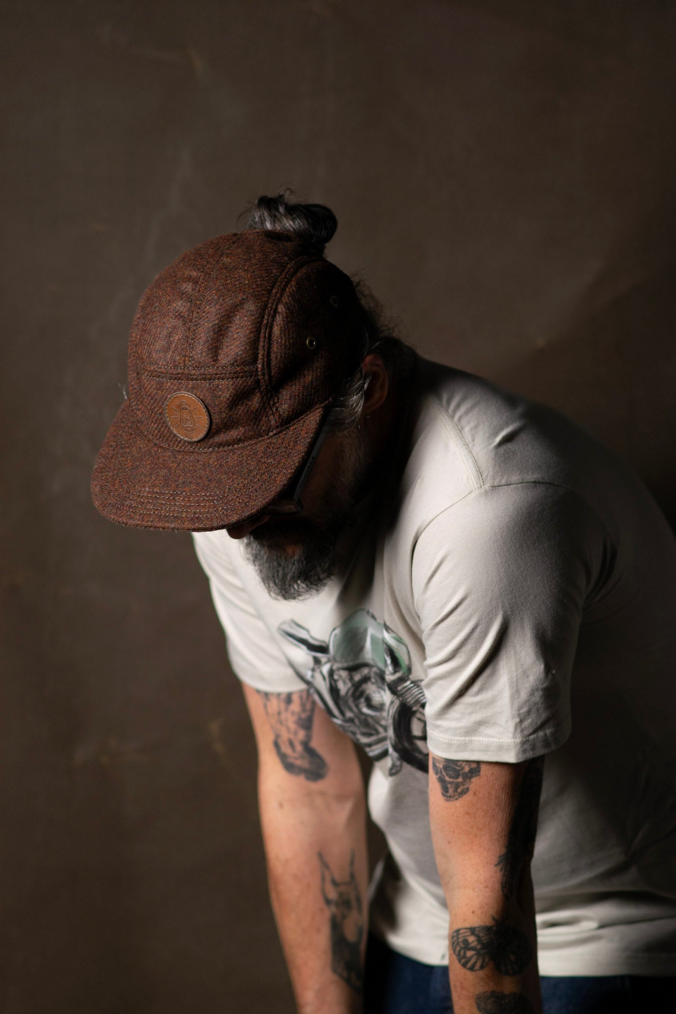 Gorra 5 paneles de paño café - The Mountain Atelier